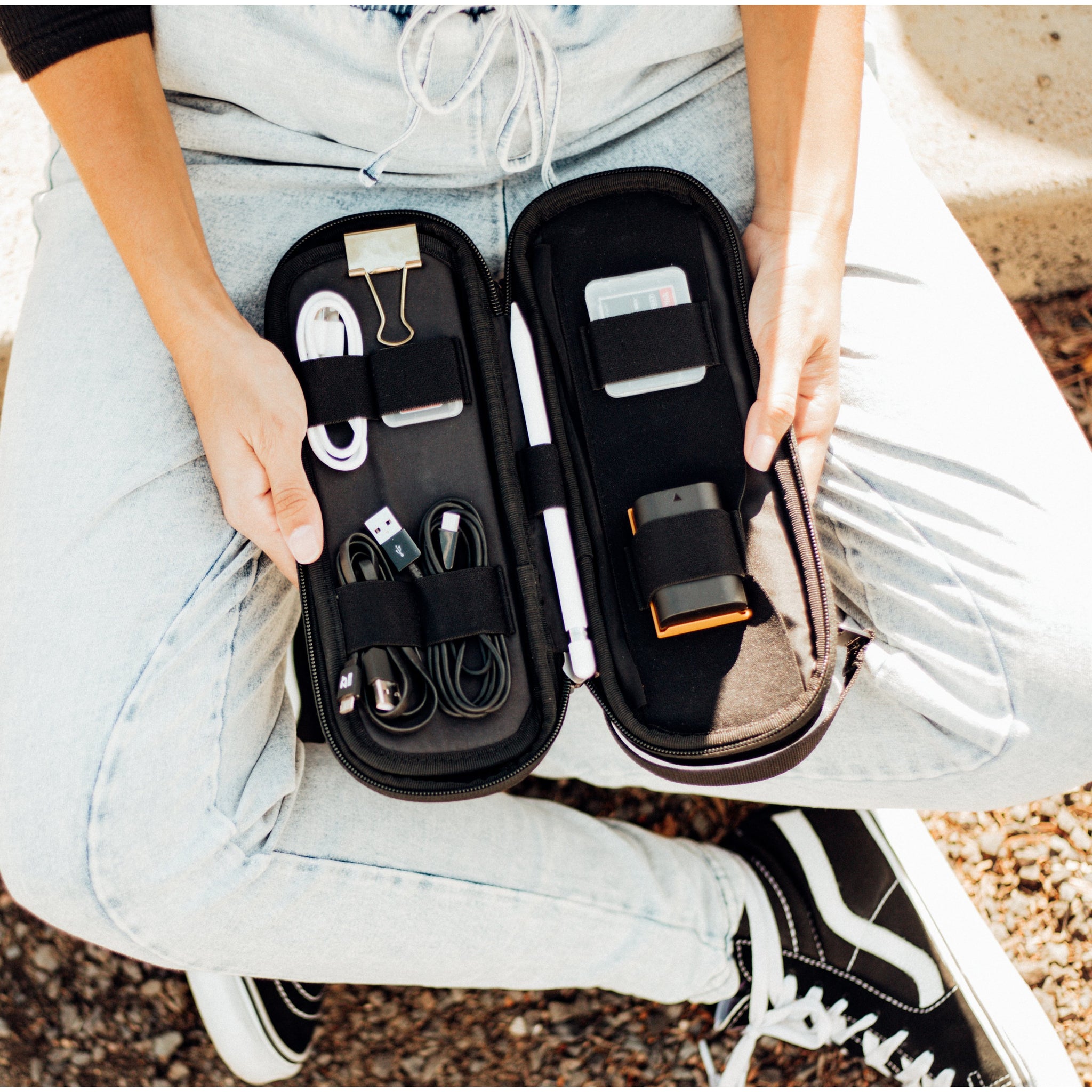 SBS001_travel_tech_bag_organis